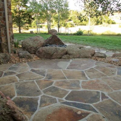 Top Uses of Flagstone Paving in Your Garden